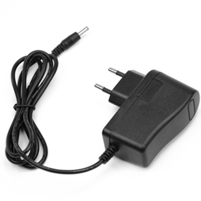 C-Power 12V 0,7A 700mA Stromadapter Die perfekte Lösung für schwarz-weiße Geräte