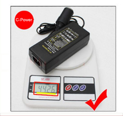 Moderne 60W-Autoadapter DC 12V auf AC 220V mit Desktopverbindung 12VDC 5A Stromversorgung
