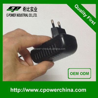 Gleichstromversorgung 5V 12V 24V Ausgang Typ Schwarz 500mA 1A 2A Adapter für elektronische Geräte