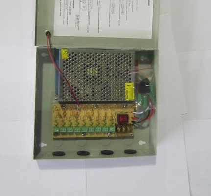 CCTV-Stromversorgungskasse 9CH 12V 5A Gleichstrom-Ausgang 60W Effizienz 90% Ausgangsfrequenz 50/60Hz