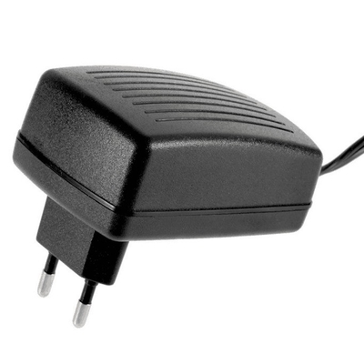 12V 1A/1.5A/1000mA/2000mA Netzausrüstung mit Steckeranschluss und AC100-240V-Eingang