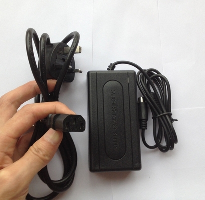 Desktop-Ladegerät Adapter für IBM THINKPAD 100v-240v Wechselstrom Eingang 4,5A Ausgang