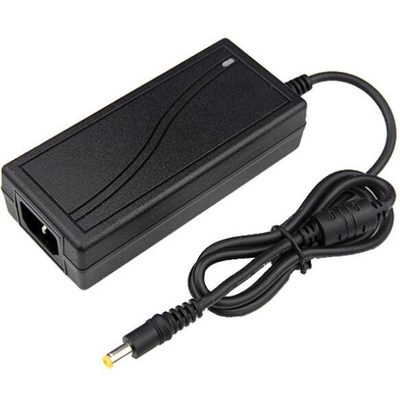 Schwarzer Wechselstromadapter Ladegerät Leistungsausgang DC 12V 13V 15V 19V 16V DC 13V 6A 8A Desktop-Stromadapter