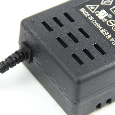 Elektrische Geräte freundlich angeboten AC/DC12V 5A Adapter für LED-Streifen-LCD-Monitor CCTV