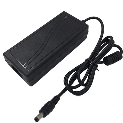 Vielseitige 12v 6a AC DC-Stromversorgung mit 100-240v Eingang und mehreren Ausgangsmöglichkeiten