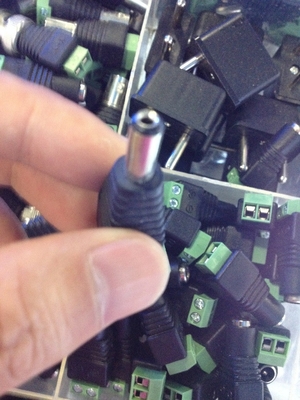 DC 5,5 x 2,1 mm Leistung Männlich Jack Adapter Kabel Stecker Anschluss für CCTV / LED Geschlecht weiblich