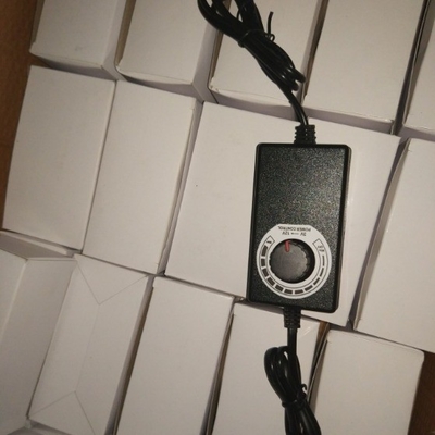 Stecker 3-12V 24W Gleichspannungsanpasser Stufenloser Spannungsregler 2A 5.5*2.1