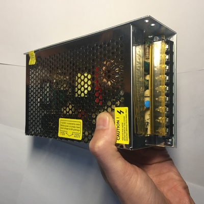 Gute PCB 10a 20a 30a Stromversorgung für LED-CCTV bei Ausgangsspannung 24V Ausgangsart Einzel