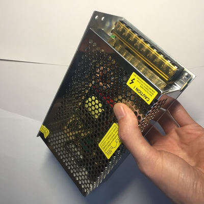Gute PCB 10a 20a 30a Stromversorgung für LED-CCTV bei Ausgangsspannung 24V Ausgangsart Einzel