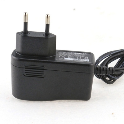 18 Watt Stromadapter mit 100-240 V Wechselstrom-Eingang und DC 12 V 1.5 A Ausgang