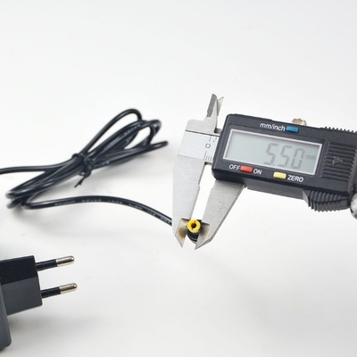 Schwarze Farbe UK 12V 1.5A 2A Wechselstrom Wandladegerät Stromkabel Adapter für digitale Fotoraum