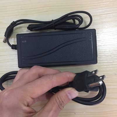 AC 100-240V Eingang 9V DC Ausgang Typ Stromadapter für Ihre Anforderungen durch C-Power