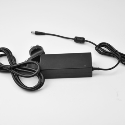 12VDC Ausgangsspannung C-Leistung AC100-240V DC 12V 60W 5A Netzteil für Desktopanschluss