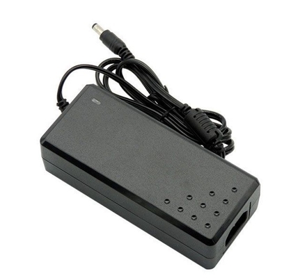 EU/AU/UK/EK Stecker 12V 5.4A/6A-Stromadapter mit AC100-240V-Eingangsspannung von C-Power