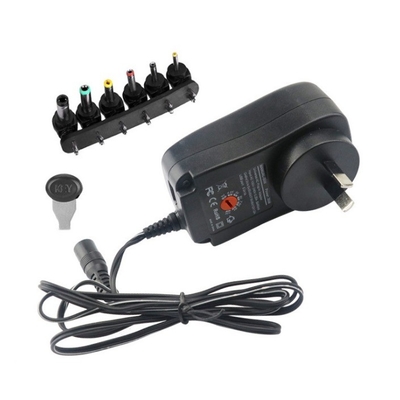 Gleichstrom-Ausgang 30 W Universalstromversorgung Adapter 100-240 V AC 3V-12 V einstellbare mehrere Spitzen