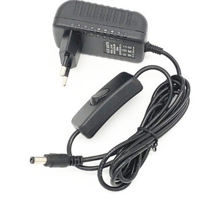 Schwarzer Stromadapter AC100-240V 12V 2A 24W Adapter mit Ein-/Aus-Schalter und Gleichstromanschluss