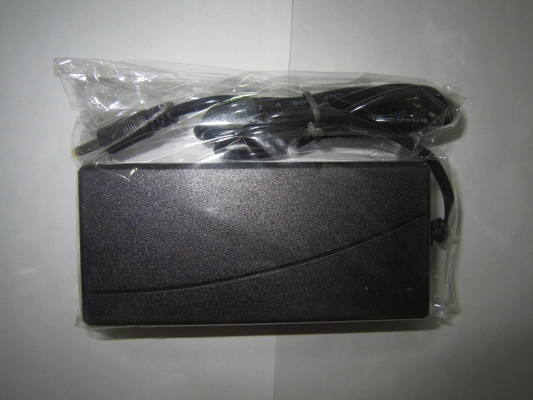 LED-Beleuchtungs-Stromversorgungsadapter 12V 5A 60W mit 3-Pins Stecker und Eingangsspannung 220V