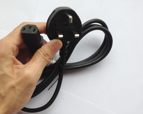 LED-Beleuchtungs-Stromversorgungsadapter 12V 5A 60W mit 3-Pins Stecker und Eingangsspannung 220V