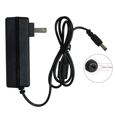 Wirkungsgrad 85% Min Konstante Spannung 12V 2.5A Stromadapter für langlebige Leistung