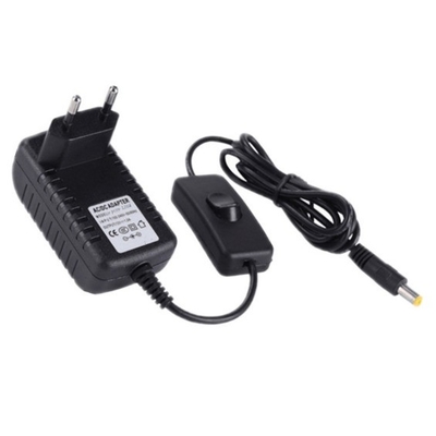 AC100-240V Eingangsspannung 12V-Stromadapter mit Inline-Schalter-Mehrfach-Gleichstromanschlüssen