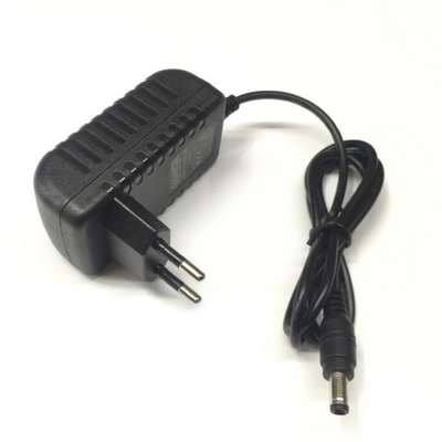 Wettbewerb 8W Gleichstrom-Ausgangstyp-Stromadapter für C-Strom bei AC100-240V-Eingang