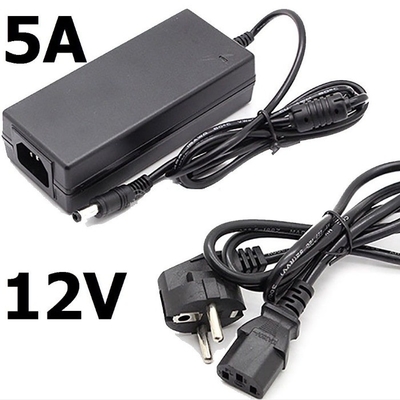 AC100-240V Gleichstrom 12V Eingangsstrom 12V 5A Laptop-Power-Adapter mit CE-Zertifikat Schwarz
