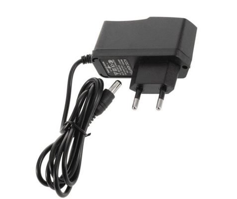 5V 1A C-Power-Power-Adapter mit AC 100-240V-Eingang und 5,5*2,1/5,5*2,5 Gleichspannverbindung