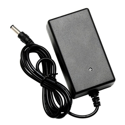 2A Gleichstrom 12,6V 16,8V Lithium-Ionen-Batterielader 18650 mit Eingang 100-240VAC 50/60HZ